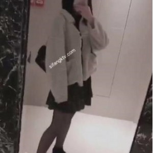 推特网红plas酱合集：反差婊自娱自乐打P长腿美人，观看1.3G视频